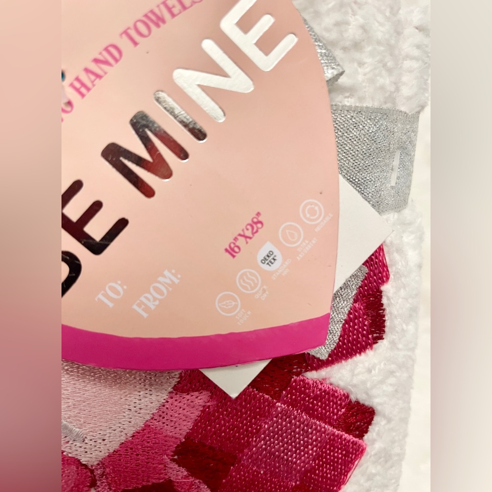 BE MINE Set of 2 Hand Towels VALENTINES Coquette Bow Pink Heart NWT‎ - Picture 3 of 3